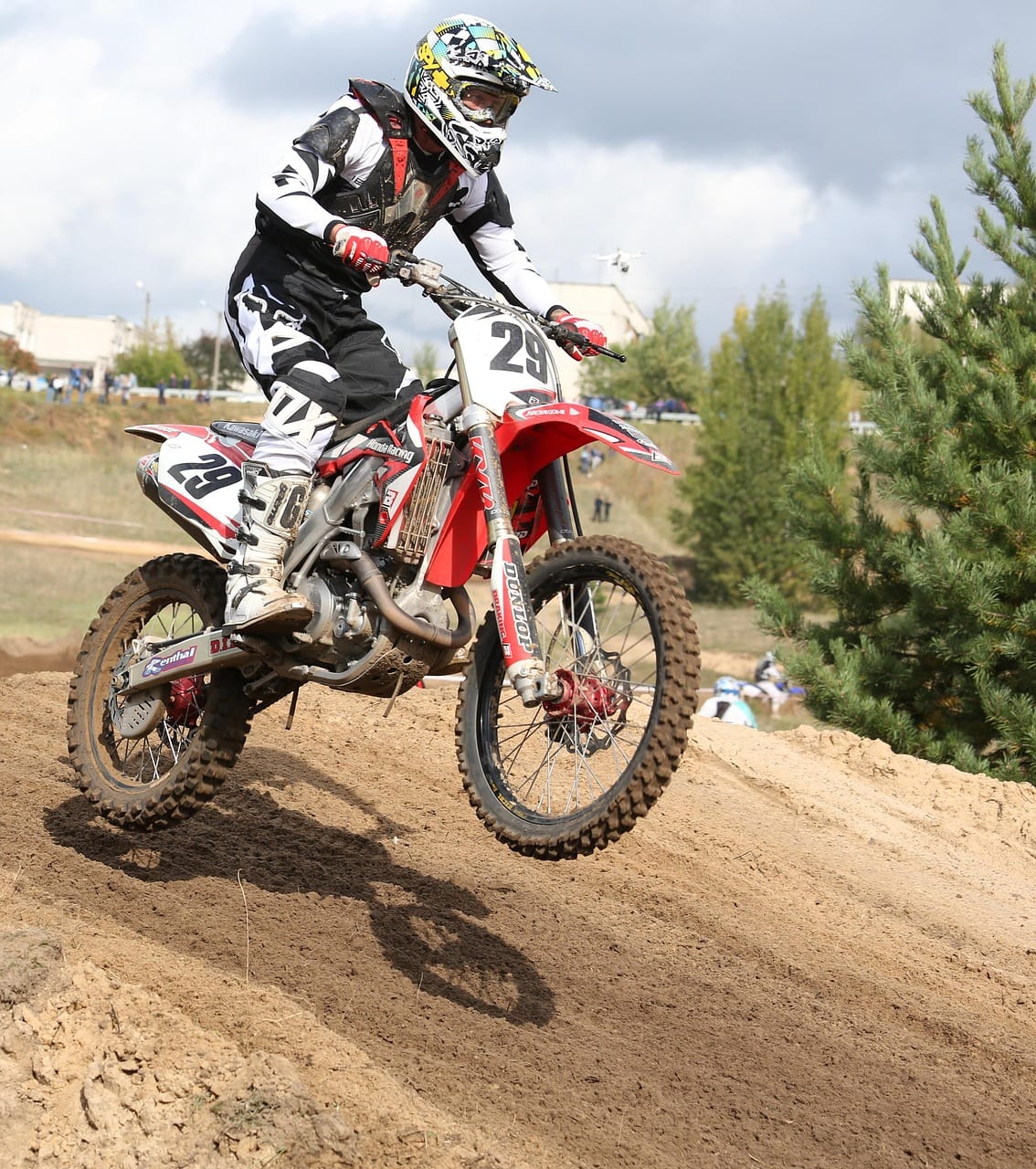 Obrazek do odpowiedzi: motor
