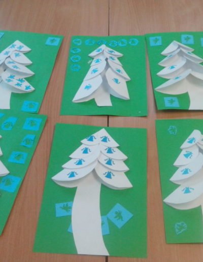 Praca plastyczna: Choinka z origami 1