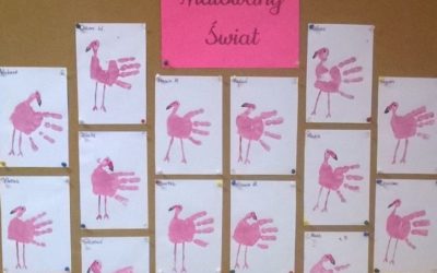Praca plastyczna: Flamingi z odciśniętych rączek