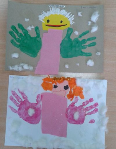 Praca plastyczna: Aniołki z odbitych rączek 7