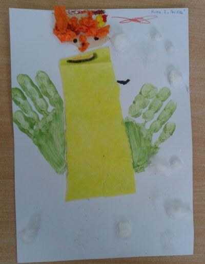 Praca plastyczna: Aniołki z odbitych rączek 5