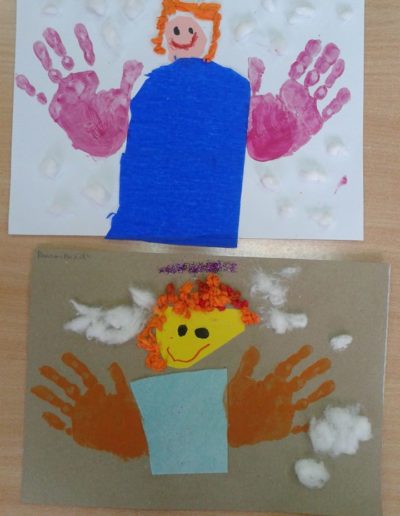 Praca plastyczna: Aniołki z odbitych rączek 6