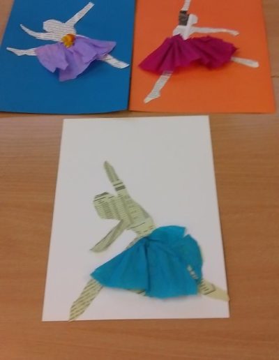 Praca plastyczna: Baletnica z gazety 1