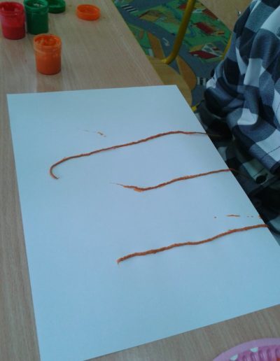 Praca plastyczna: Baloniki z wełny i kolorowego papieru 10