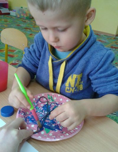 Praca plastyczna: Baloniki z wełny i kolorowego papieru 14