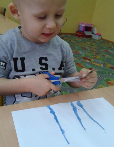 Praca plastyczna: Baloniki z wełny i kolorowego papieru 2