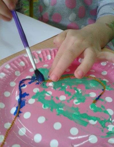 Praca plastyczna: Baloniki z wełny i kolorowego papieru 6