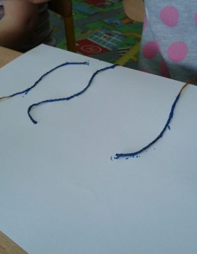 Praca plastyczna: Baloniki z wełny i kolorowego papieru 9