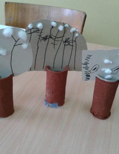 Praca plastyczna: Bazie z rolki i waty 2