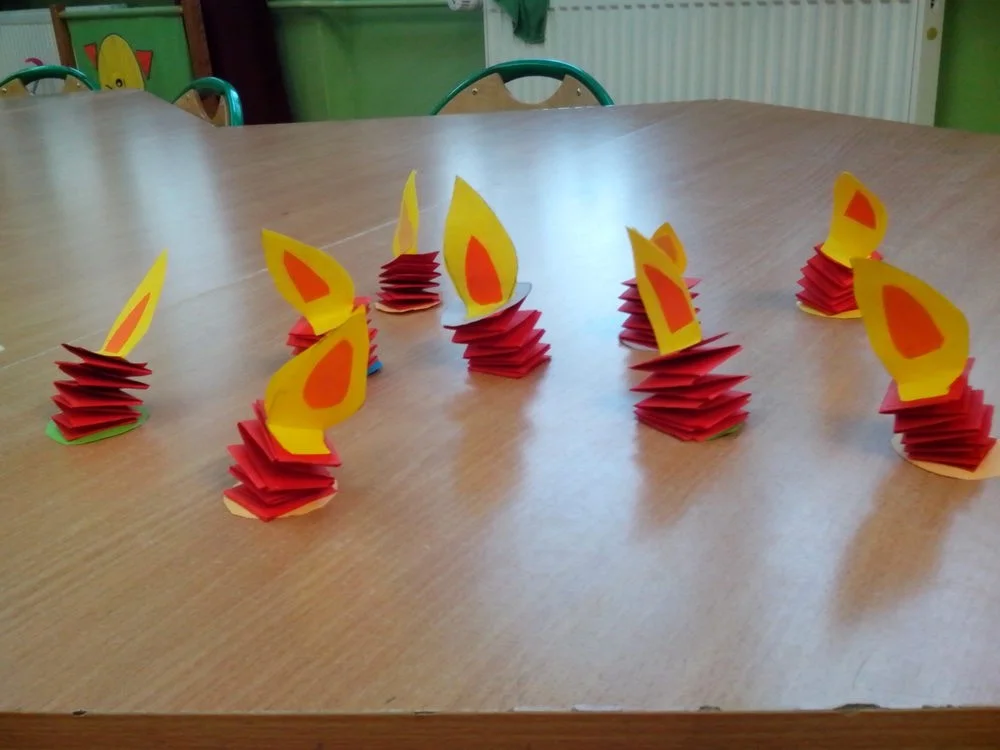 Praca plastyczna: Bezpieczne świeczki