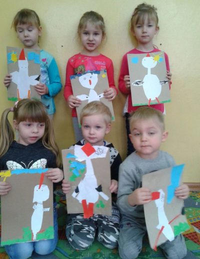 Praca plastyczna: Bociany - wycinanka i wydzieranka 7