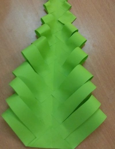 Praca plastyczna: Choinka 3D wersja 2 3