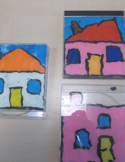 Praca plastyczna: Domki w pudełku CD 1