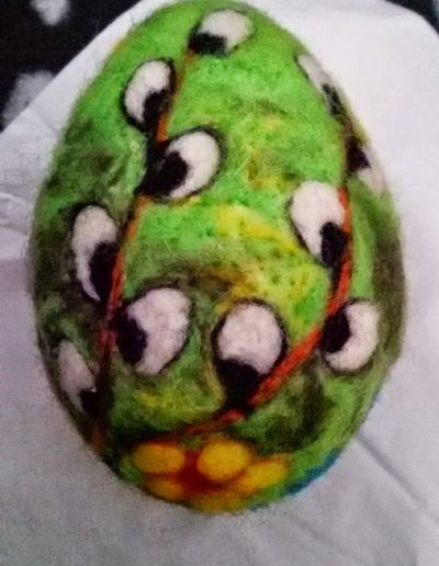 Praca plastyczna: Jajko z wełny - styropianowe 4