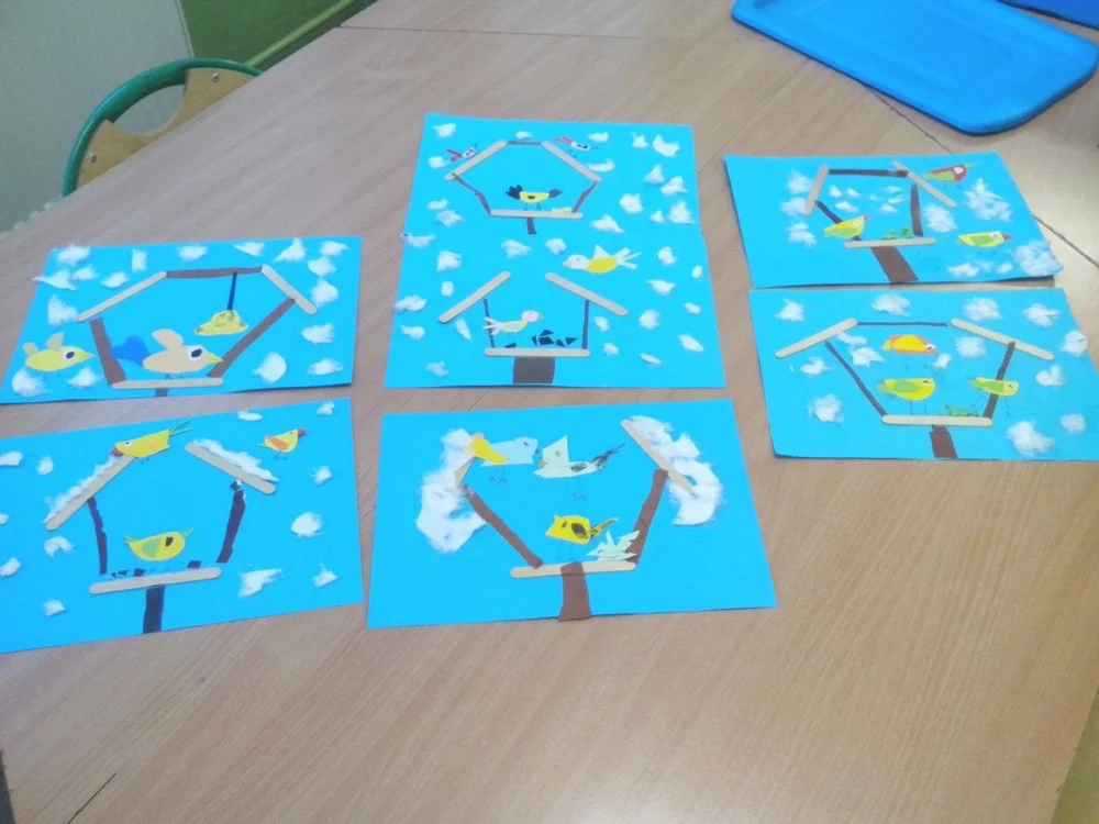 Praca plastyczna: Karmnik dla ptaków z patyczków do lodów