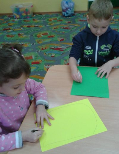 Praca plastyczna: Karnawał - wycinane balony 8