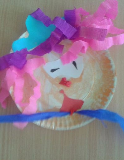 Praca plastyczna: Klaun z papierowego talerzyka 2