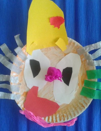 Praca plastyczna: Klaun z papierowego talerzyka 4