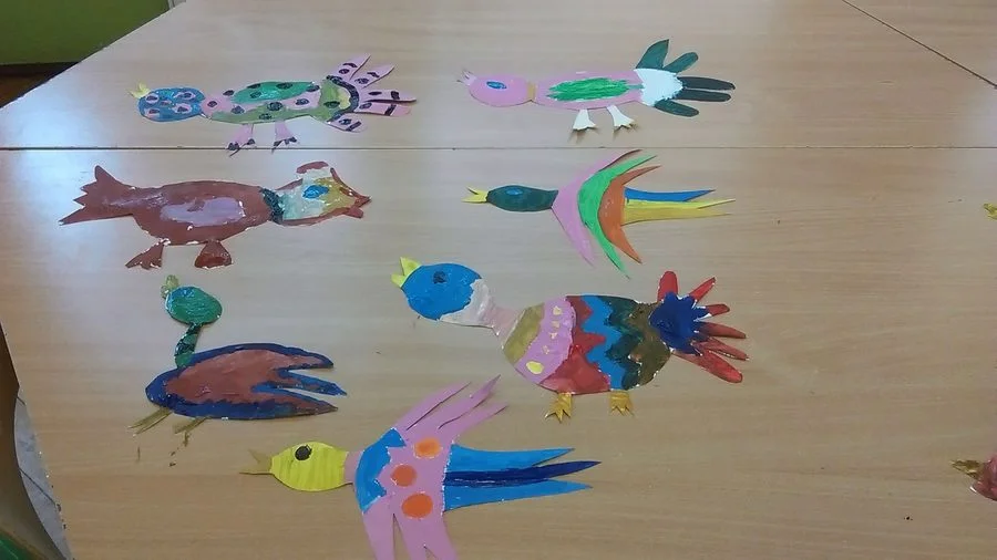 Praca plastyczna: Kolorowe ptaki na sznurku