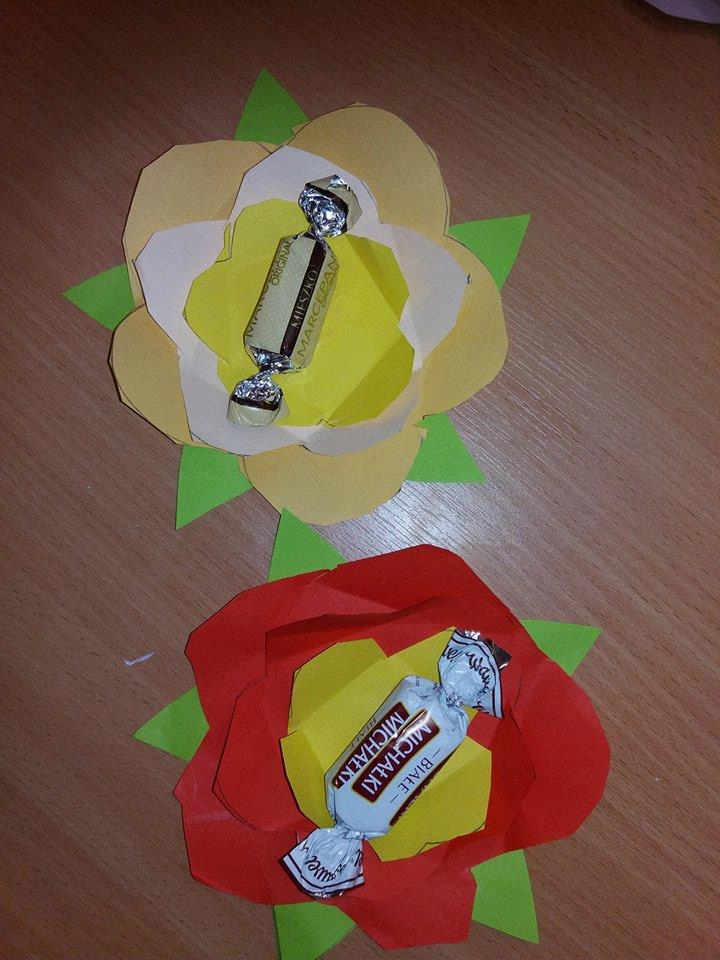 Praca plastyczna: Kwiatek z cukierkiem