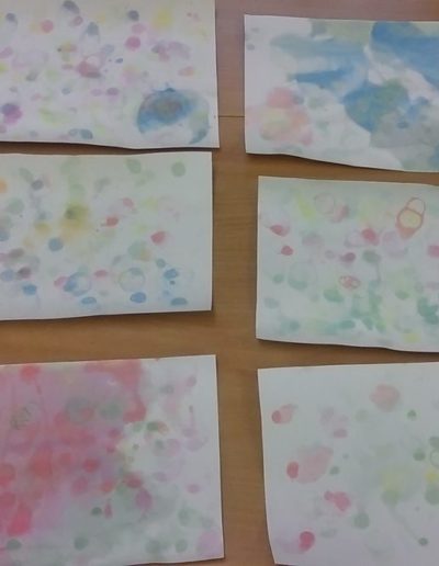 Praca plastyczna: Łąka malowana bańkami 2