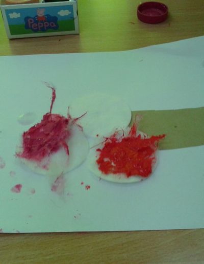 Praca plastyczna: Lody z płatków kosmetycznych 1