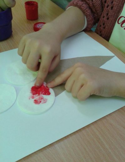 Praca plastyczna: Lody z płatków kosmetycznych 2