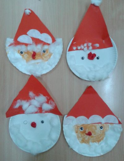 Praca plastyczna: Mikołaje z papierowych talerzyków 3