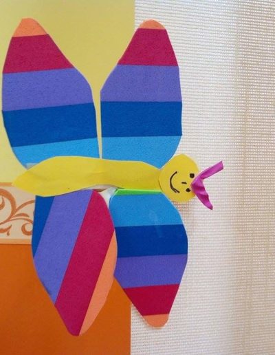 Praca plastyczna: Motylek z kolorowych pasków 1
