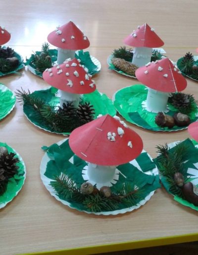 Praca plastyczna: Muchomorki na talerzykach papierowych 2