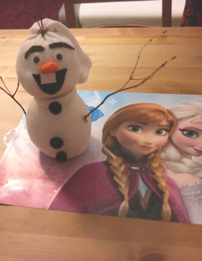 Praca plastyczna: Olaf ze skarpety 1