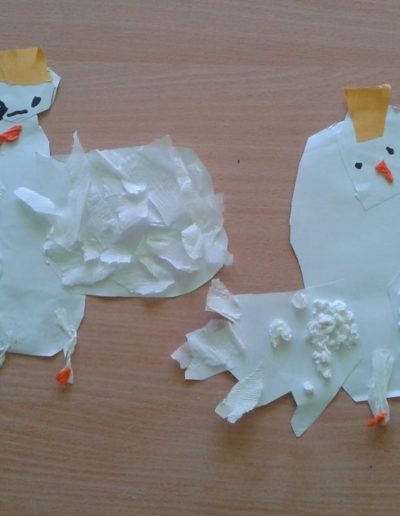 Praca plastyczna: Orzeł biały z odrysowanych rączek 8