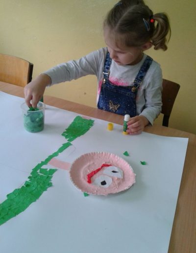 Pani Wiosna farbkami malowana - praca grupowa 10