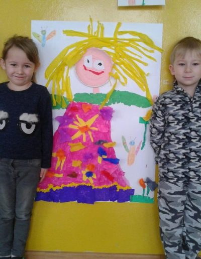 Pani Wiosna farbkami malowana - praca grupowa 5