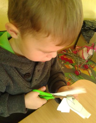 Praca plastyczna: Pani Zima z bibuły 10