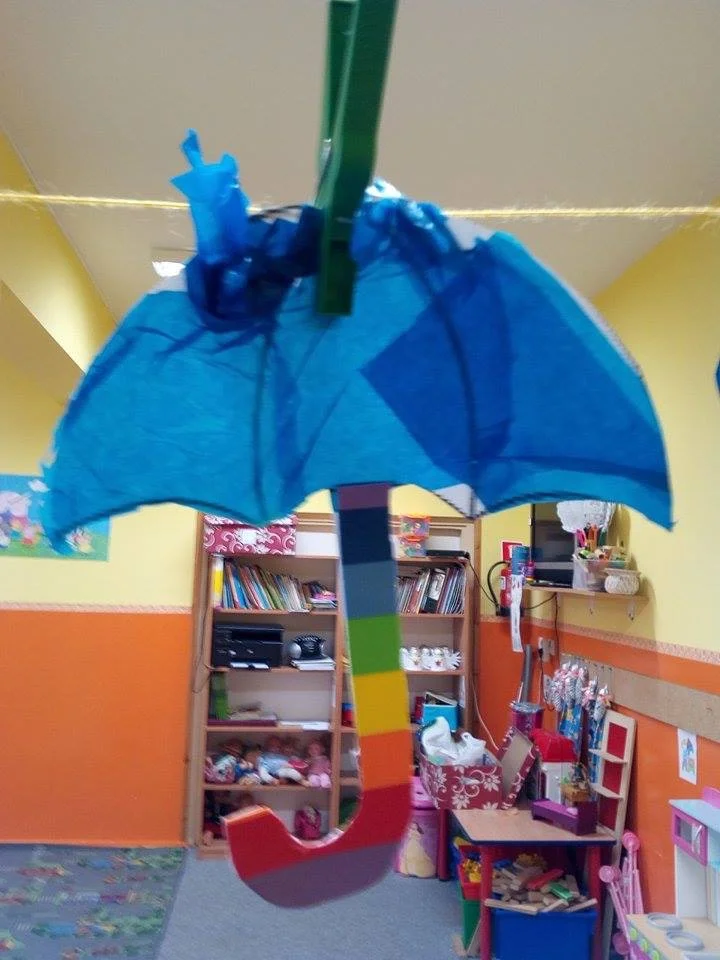 Praca plastyczna: Parasol z woreczków śniadaniowych