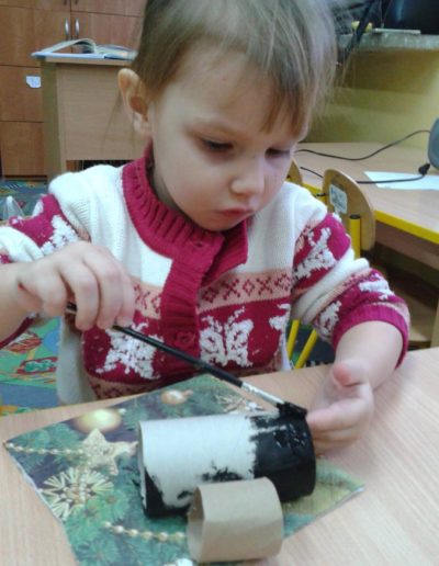 Praca plastyczna: Pingwinki z rolki po papierze 12