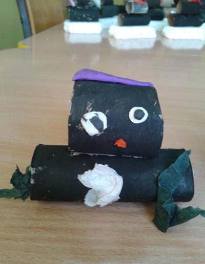 Praca plastyczna: Pingwinki z rolki po papierze 7