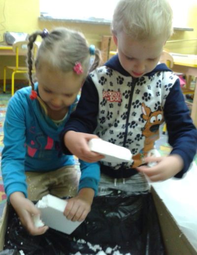 Praca plastyczna: Pingwinki z rolki po papierze 8