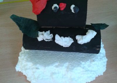 Praca plastyczna: Pingwinki z rolki po papierze