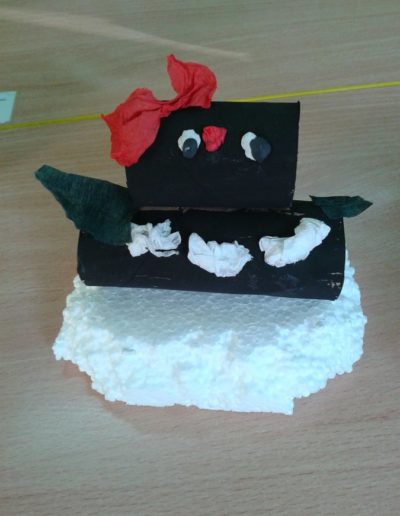 Praca plastyczna: Pingwinki z rolki po papierze 9