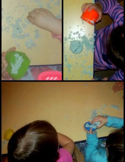 Praca plastyczna: Księżycowy piasek z mąki 1