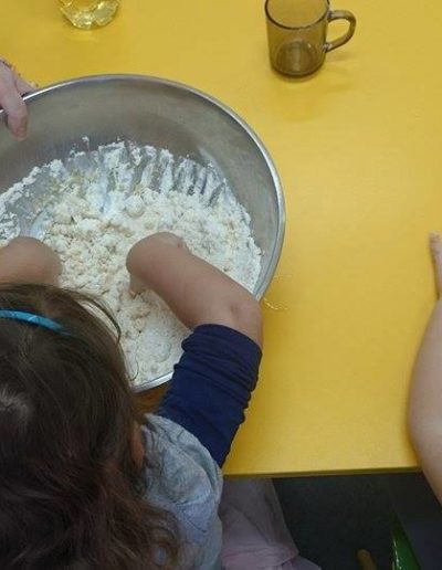 Praca plastyczna: Puchowe babeczki z mąki 2