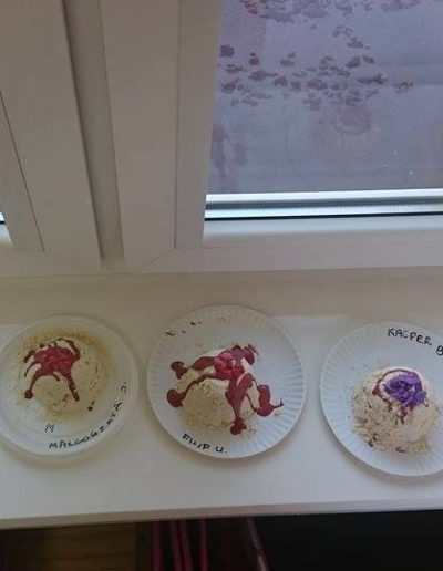 Praca plastyczna: Puchowe babeczki z mąki 3