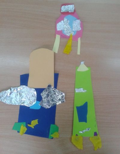 Praca plastyczna: Rakieta z folii aluminiowej 5