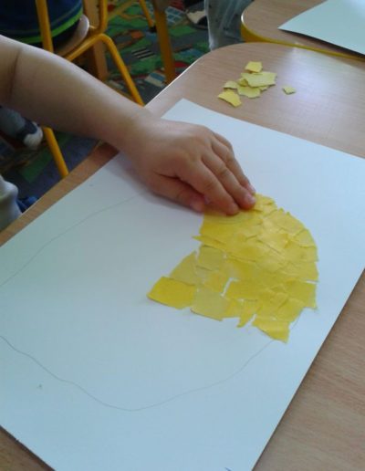 Praca plastyczna: Słoneczko - wyklejanka 1