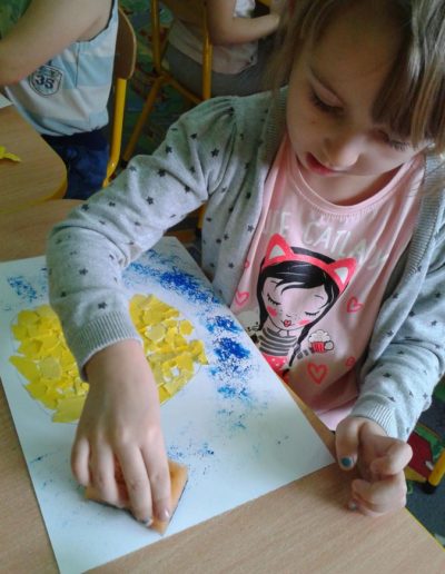 Praca plastyczna: Słoneczko - wyklejanka 8