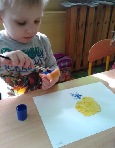 Praca plastyczna: Słoneczko - wyklejanka 9