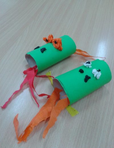 Praca plastyczna: Smok z rolki po papierze 1