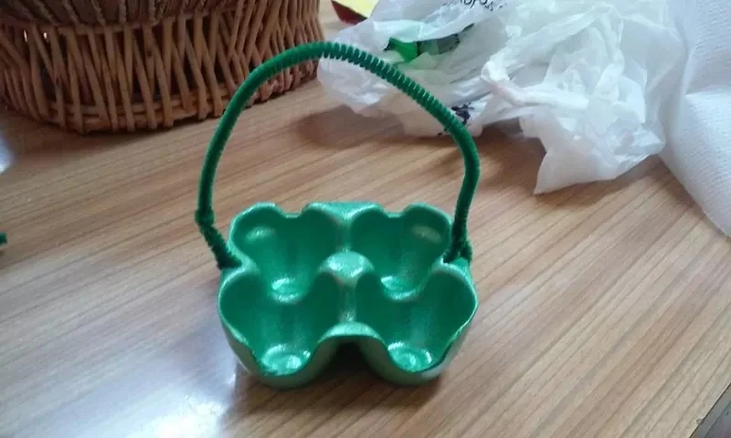 Praca plastyczna: Stroik z wytłaczanki po jajkach